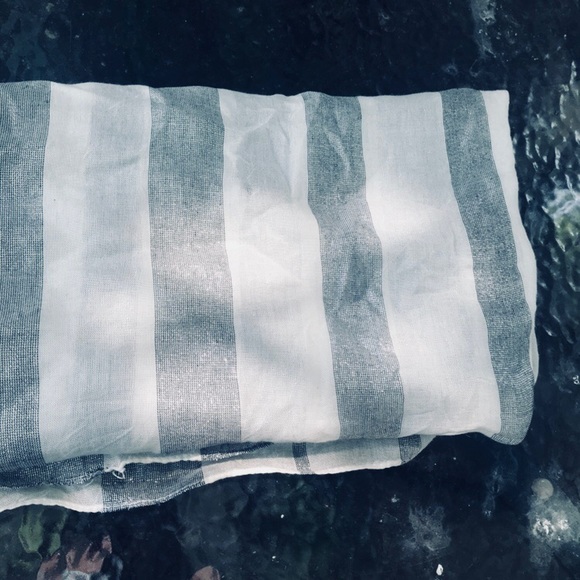 ◌ light striped infinity scarf ◌ - Picture 2 of 4